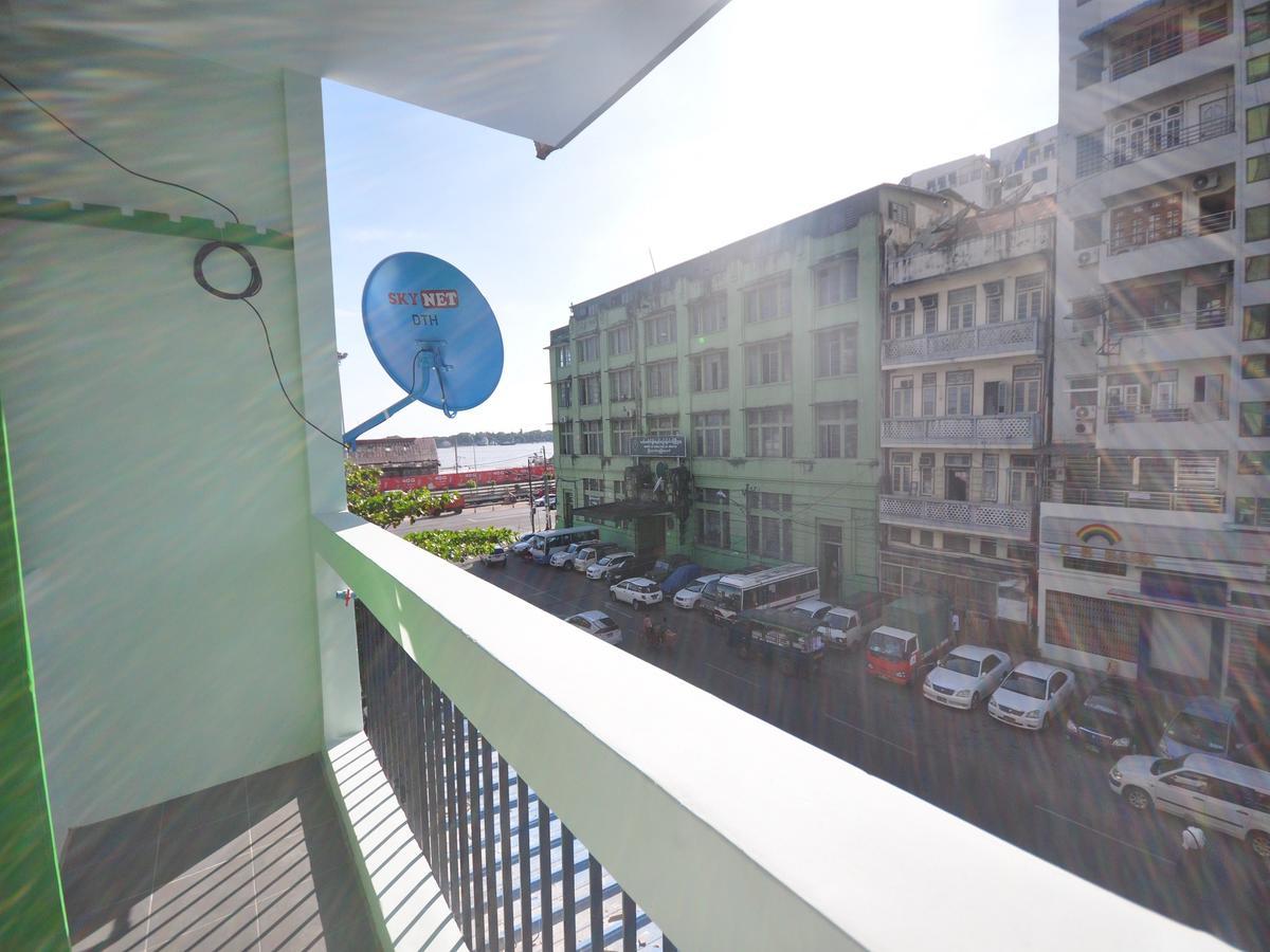Hostel Latha Yangon Exterior foto