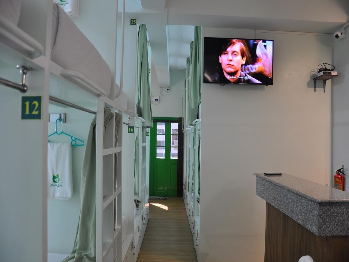 Hostel Latha Yangon Exterior foto
